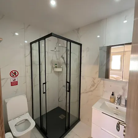 Le Voyageur Ii Larnaka