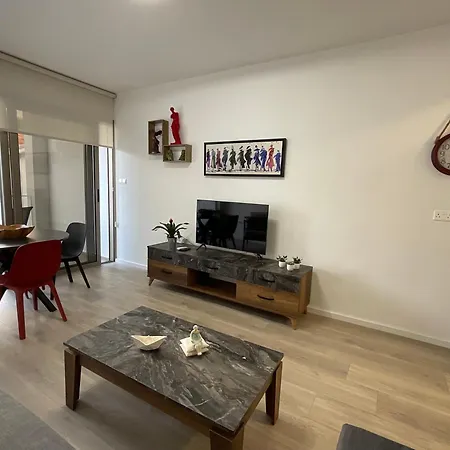 Le Voyageur Ii Apartment Larnaka